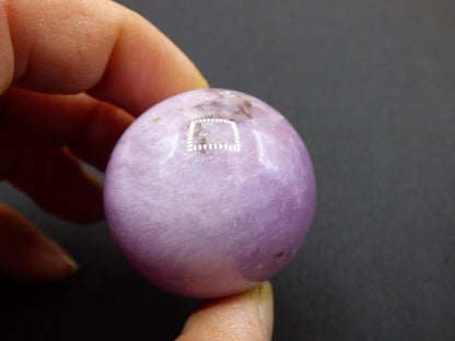 Kunzit A ~ Edelstein Kugel Deko Sphere Haus Wohn Kristall HIPPIE Heilstein Rarität Selten Frau Mann Geschenk Er Sie