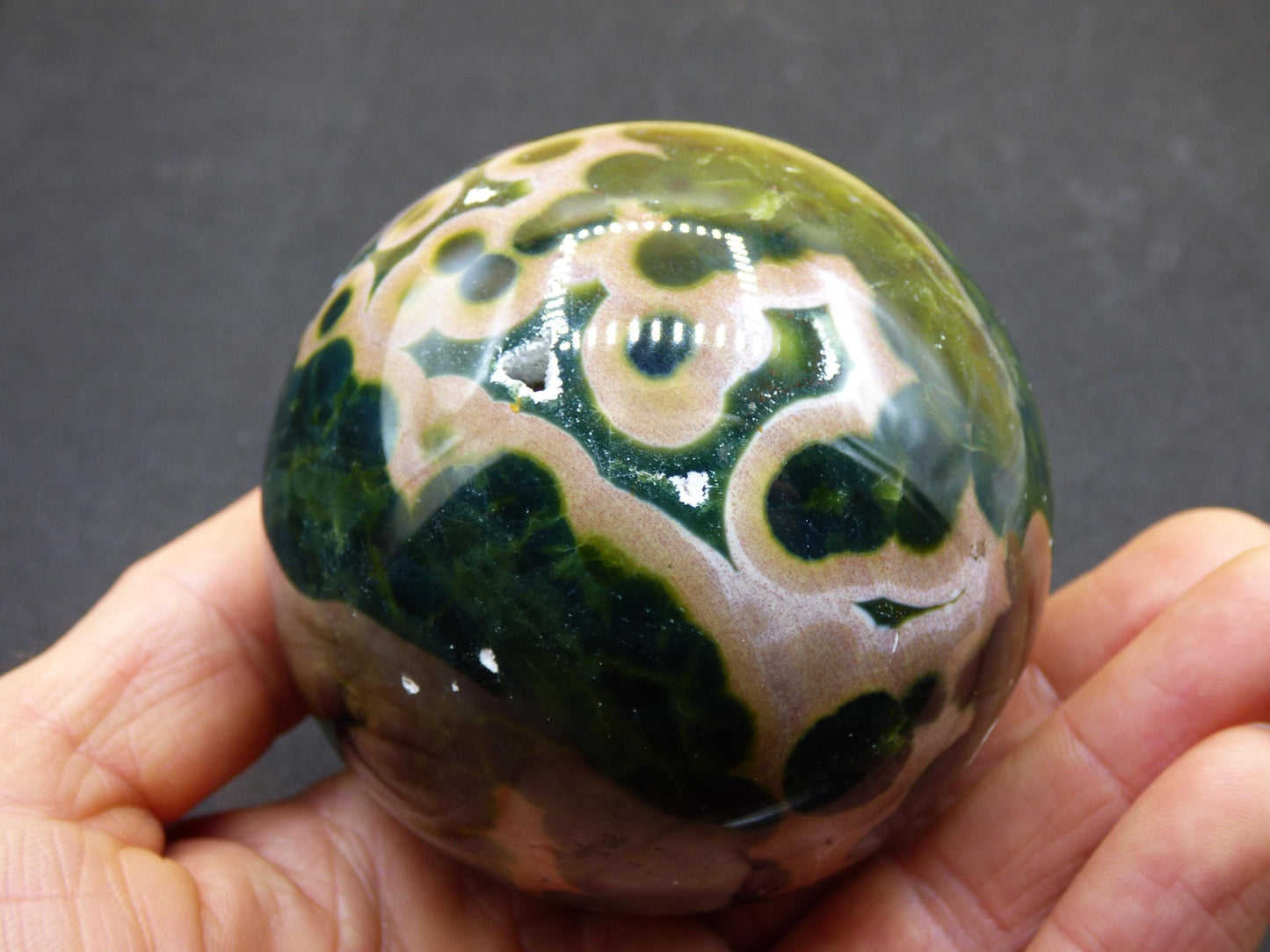 Sphère de jaspe océanique orbiculaire XXL à 8 veines, qualité AAA, vert et rouge - Pierre précieuse naturelle aux vertus curatives, cristal décoratif, cadeau idéal pour lui/elle, homme/femme, énergie, rare
