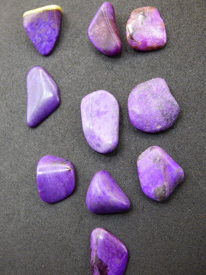 Sugilite ~ pierre décorative pierre de guérison méditation énergie pierre précieuse tambour pierre cristal énergie minérale violet rose investissement investissement naturel