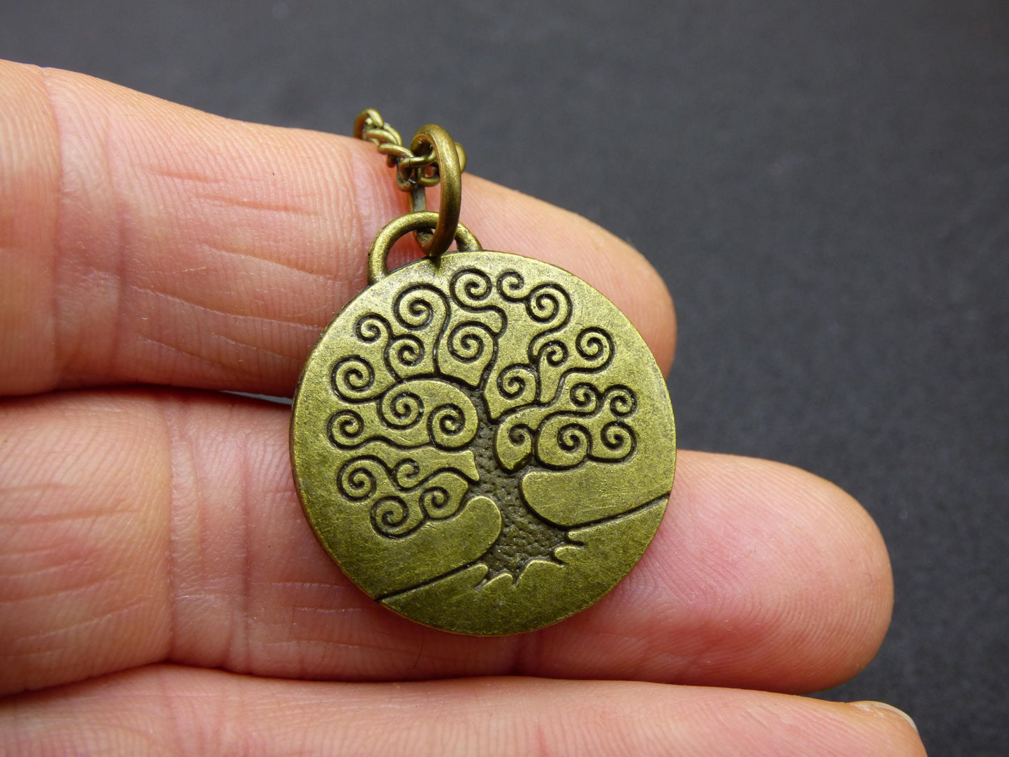 Arbre - Collier en bronze antique - Cadeau pour petite amie, homme, fille, fils, frère, sœur - Pendentif porte-bonheur hippie vintage ethnique