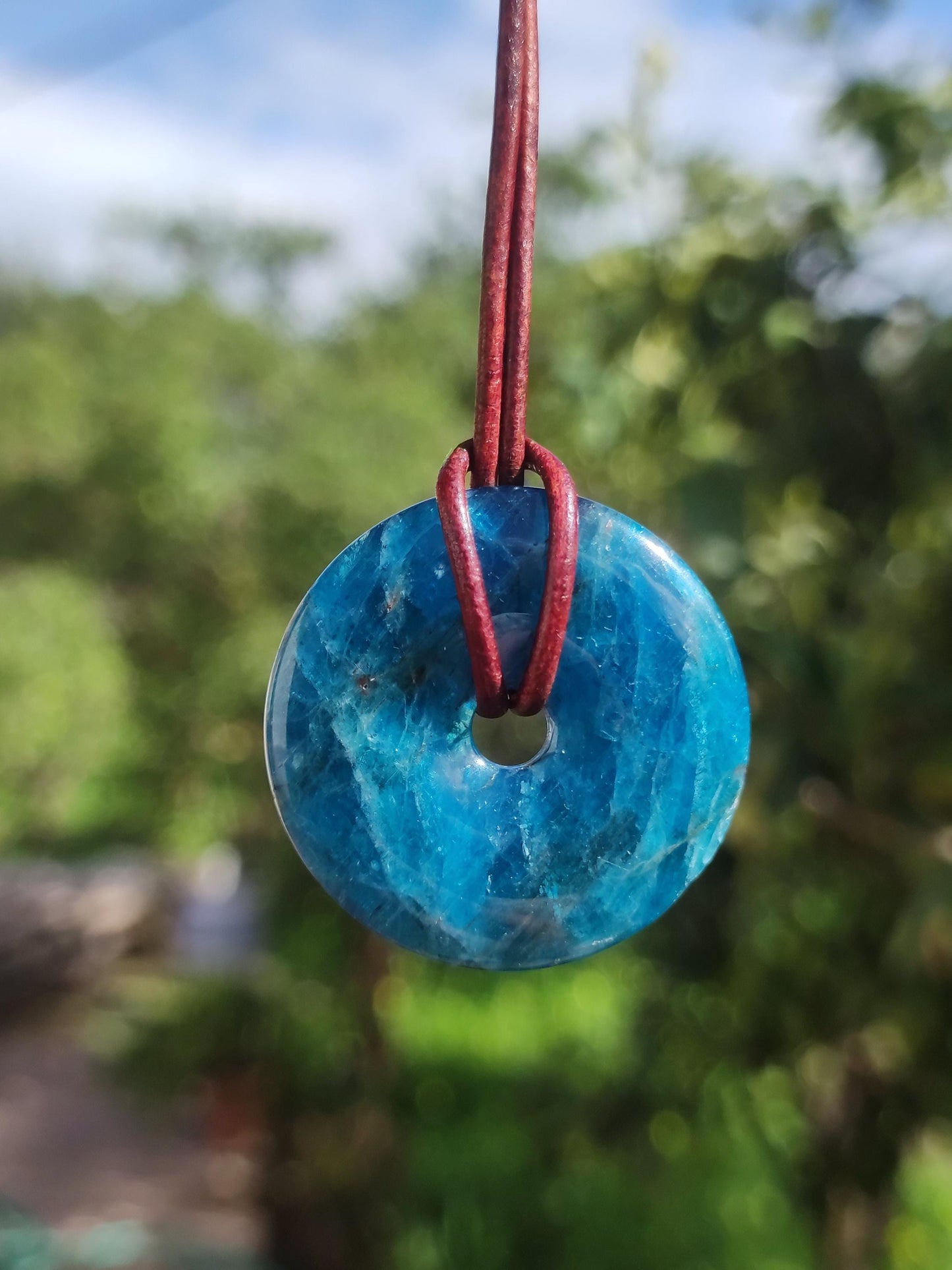 Apatit AAA ~ Donut 30mm ~ Edelstein Kette blau Natur Rarität Schutzsymbol Heilstein Kristall HIPPIE Boho Ethno Mann Frau Geschenk Er Sie