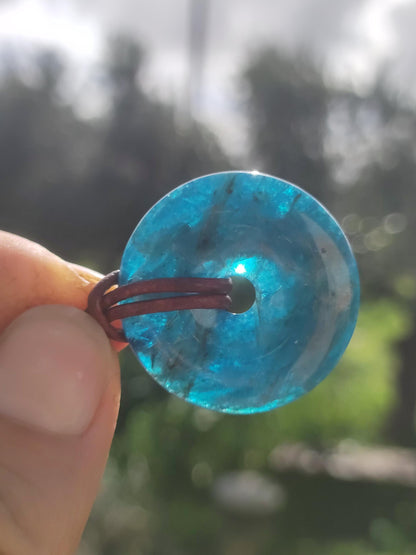 Apatit AAA ~ Donut 30mm ~ Edelstein Kette blau Natur Rarität Schutzsymbol Heilstein Kristall HIPPIE Boho Ethno Mann Frau Geschenk Er Sie