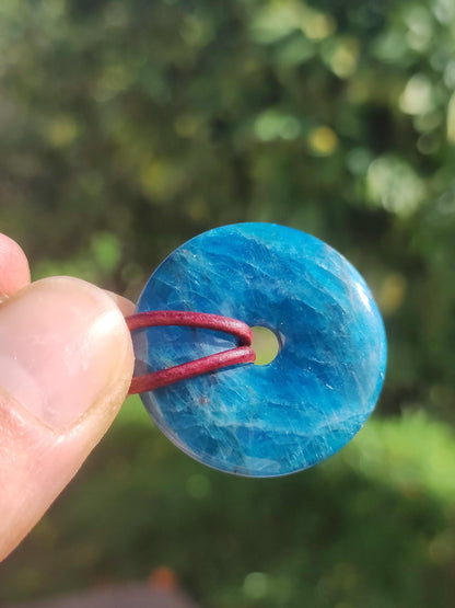 Apatit AAA ~ Donut 30mm ~ Edelstein Kette blau Natur Rarität Schutzsymbol Heilstein Kristall HIPPIE Boho Ethno Mann Frau Geschenk Er Sie