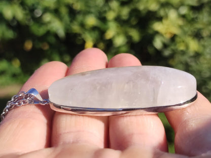 Collier en argent sterling 925 avec pierre de lune et pierres précieuses bleues scintillantes, pierre de guérison rare et unique, précieuse et naturelle, idéal pour un homme, une femme ou un ami.
