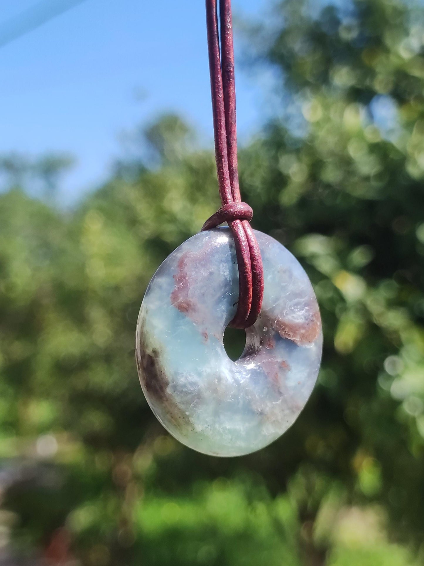 Opale Andine Opale Noir Bleu ~ Collier de pierres précieuses Boho Ethno Nature Donut Protection Symbole Guérison Pierre Matrice Collecteur Minéral Rareté Homme Femme