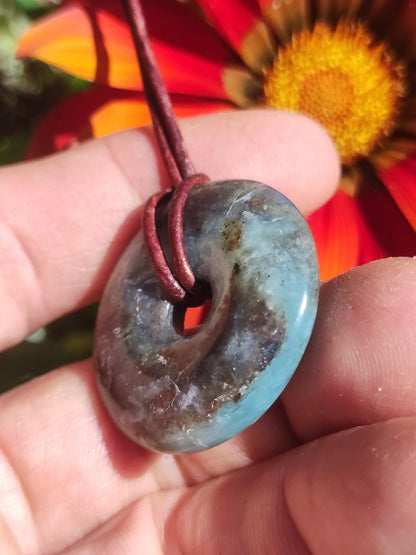 Opale Andine Opale Noir Bleu ~ Collier de pierres précieuses Boho Ethno Nature Donut Protection Symbole Guérison Pierre Matrice Collecteur Minéral Rareté Homme Femme