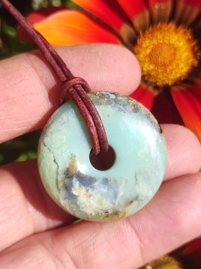 Opale bleue des Andes ~ Collier en pierre précieuse style bohème ethnique, motif donut, symbole de protection et de guérison, pierre de collection rare, pour homme et femme
