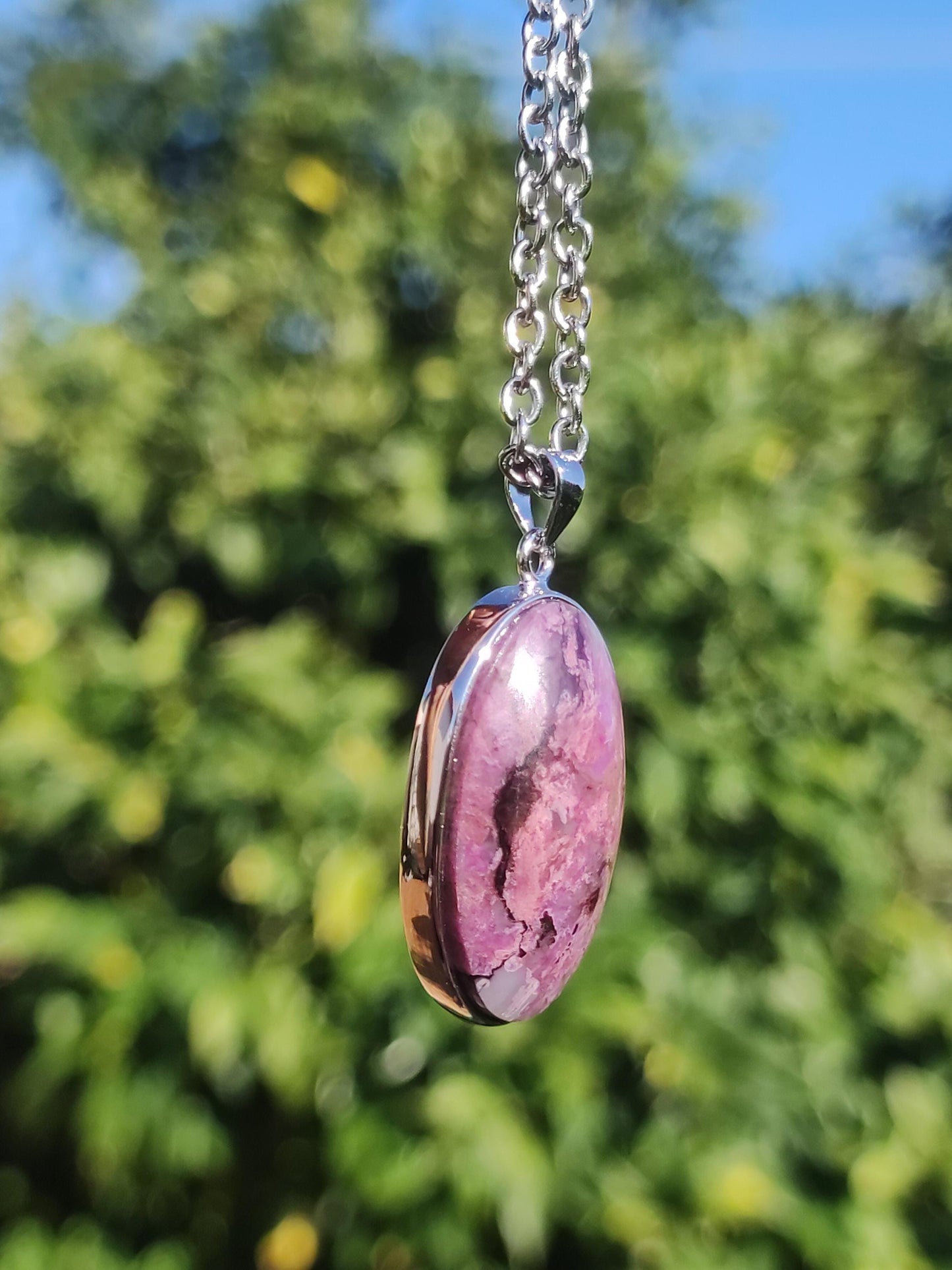 Sugilite / Sugilite avec monture en argent 925 collier de pierres précieuses violettes pierre de guérison naturelle énergie rareté homme femme lui son cadeau noble de haute qualité