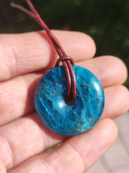 Apatit AAA ~ Donut 30mm ~ Edelstein Kette blau Natur Rarität Schutzsymbol Heilstein Kristall HIPPIE Boho Ethno Mann Frau Geschenk Er Sie