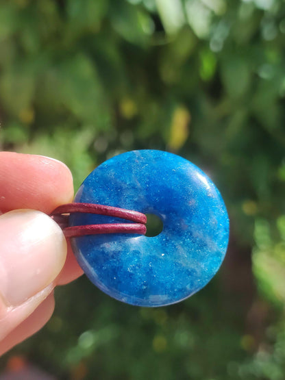 Apatit AAA ~ Donut 30mm ~ Edelstein Kette blau Natur Rarität Schutzsymbol Heilstein Kristall HIPPIE Boho Ethno Mann Frau Geschenk Er Sie