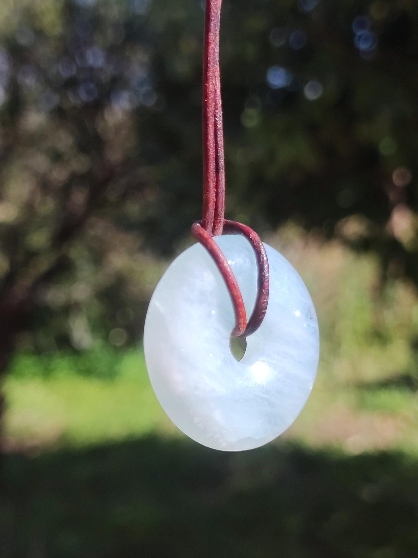 Aigue-marine A ~ Collier pendentif donut en pierre précieuse bleue rare, cristal de guérison naturelle, pour homme, femme, enfant, frère, sœur, qualité