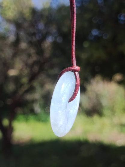 Aigue-marine A ~ Collier pendentif donut en pierre précieuse bleue rare, cristal de guérison naturelle, pour homme, femme, enfant, frère, sœur, qualité