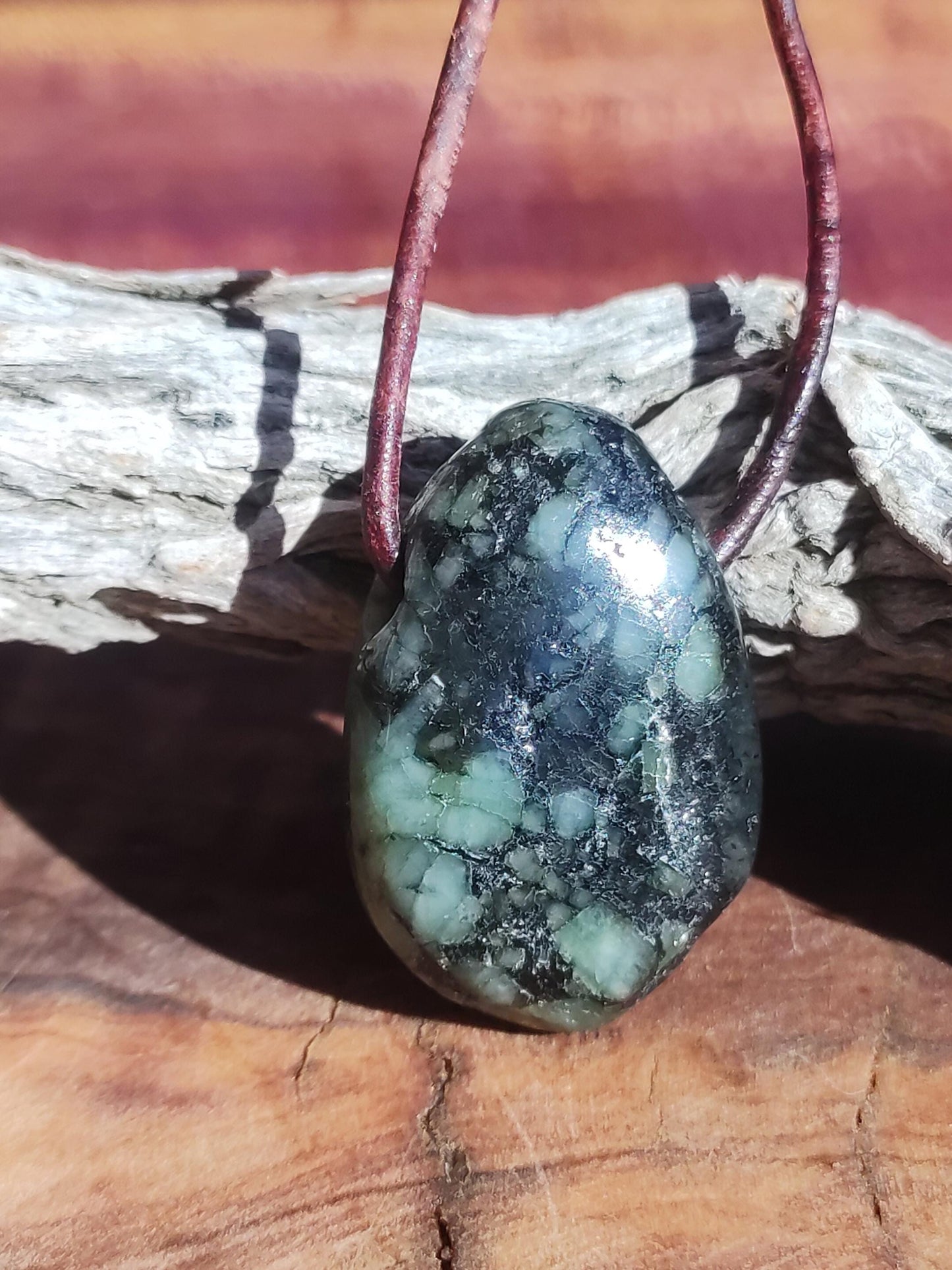 Collier de pierres précieuses émeraude / émeraude vert noir naturel HIPPIE GOA Boho ethnique pierre de guérison cristaux bijoux pendentif homme femme cadeau il elle