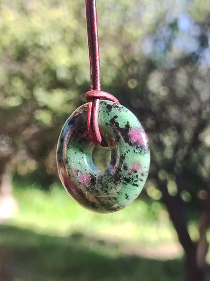 Rubis en Zoisite ~ Donut Collier de pierres précieuses Rouge Vert Pierre de guérison naturelle Homme Femme Bonne chance Protection HIPPIE GOA Boho Tibet Ethnique Rareté Cadeau Lui Elle