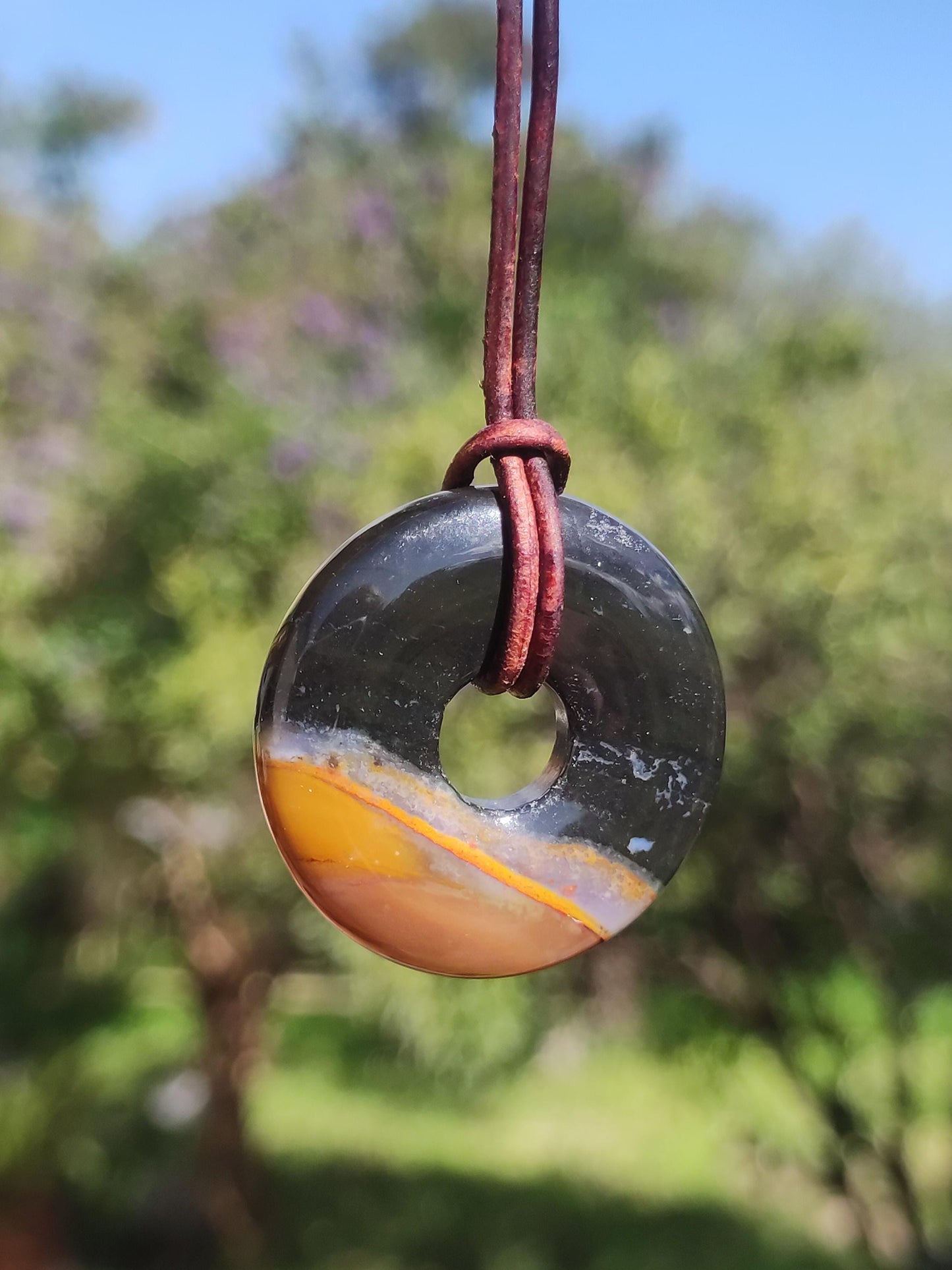 Collier donut en agate noire 30 mm - pierre précieuse homme femme père mère fille ami pierre de guérison bijoux porte-bonheur hippie nature rareté cadeau