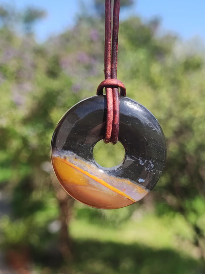 Collier donut en agate noire 30 mm - pierre précieuse homme femme père mère fille ami pierre de guérison bijoux porte-bonheur hippie nature rareté cadeau