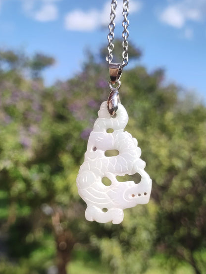 Birmanie Jade Un dragon de qualité *Rarité* Collier de pierres précieuses HIPPIE Boho Ethnique Pierre de guérison naturelle Rareté Bijoux en cristal Pendentif Nature Power Stone