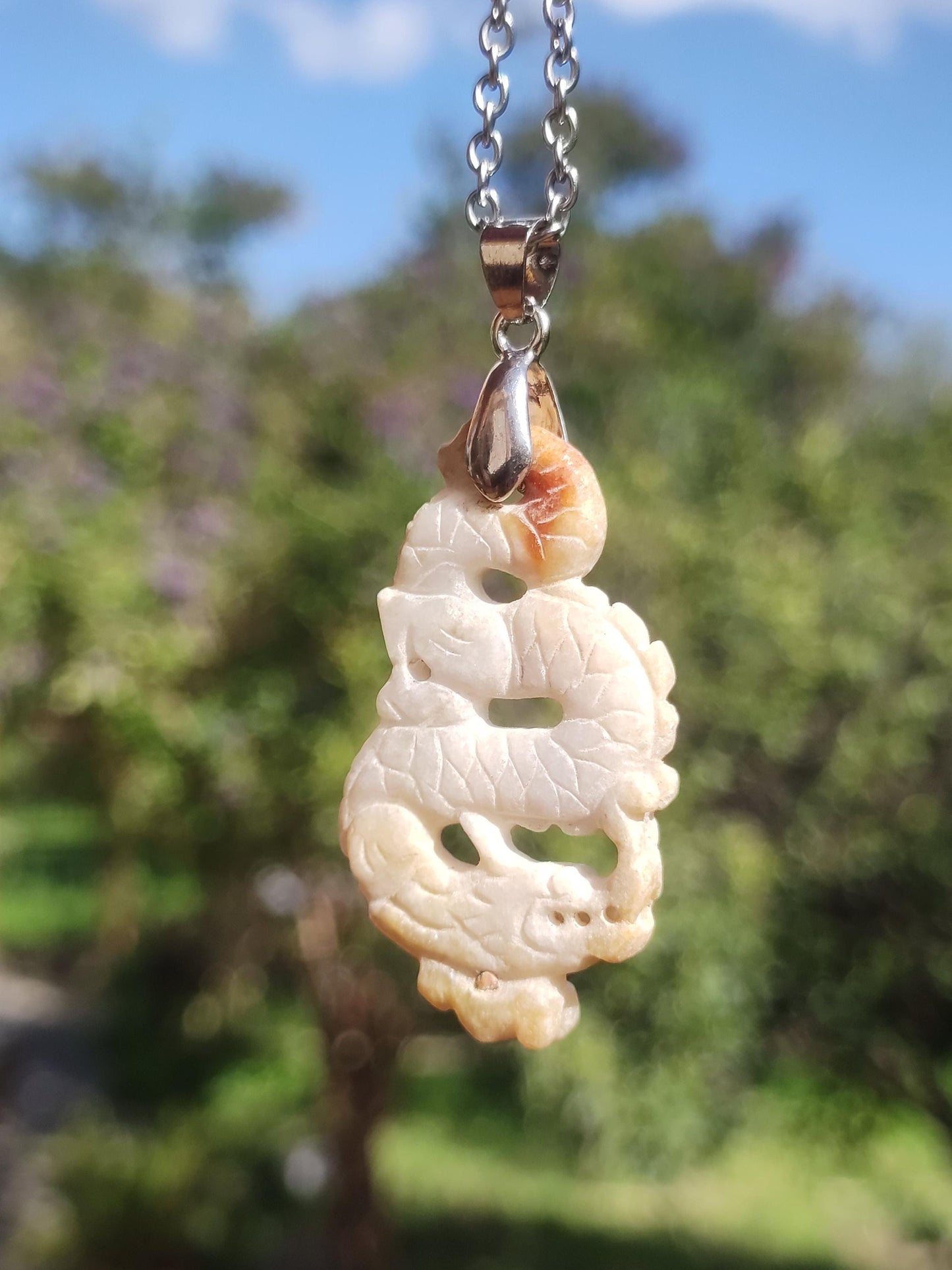 Birmanie Jade Un dragon de qualité *Rarité* Collier de pierres précieuses HIPPIE Boho Ethnique Pierre de guérison naturelle Rareté Bijoux en cristal Pendentif Nature Power Stone