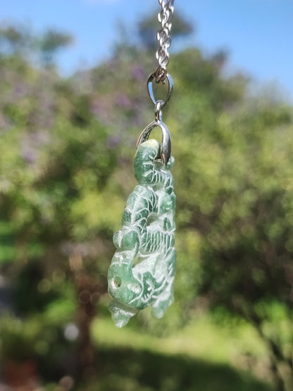Birmanie Jade Un dragon de qualité *Rarité* Collier de pierres précieuses HIPPIE Boho Ethnique Pierre de guérison naturelle Rareté Bijoux en cristal Pendentif Nature Power Stone