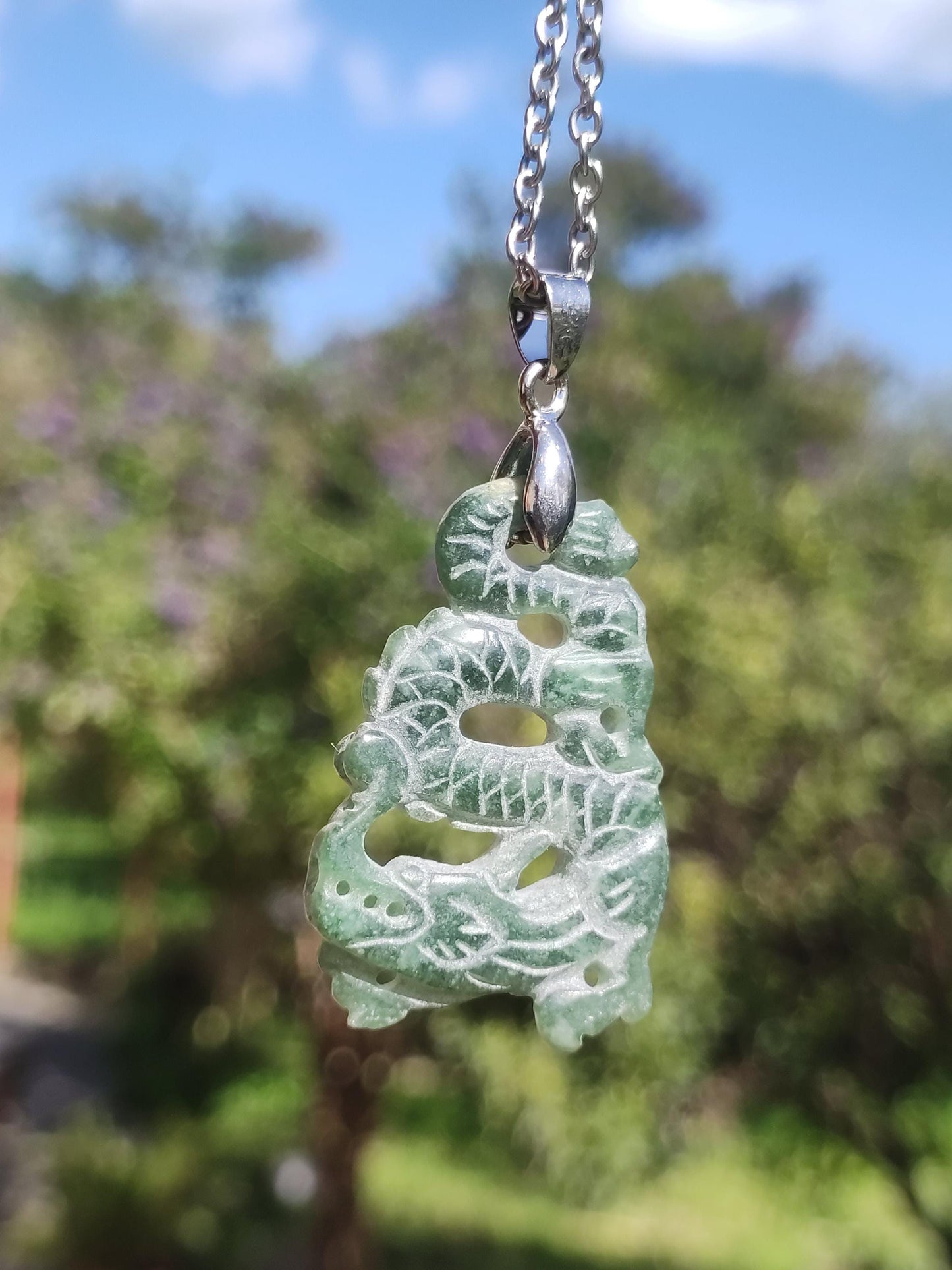 Birmanie Jade Un dragon de qualité *Rarité* Collier de pierres précieuses HIPPIE Boho Ethnique Pierre de guérison naturelle Rareté Bijoux en cristal Pendentif Nature Power Stone