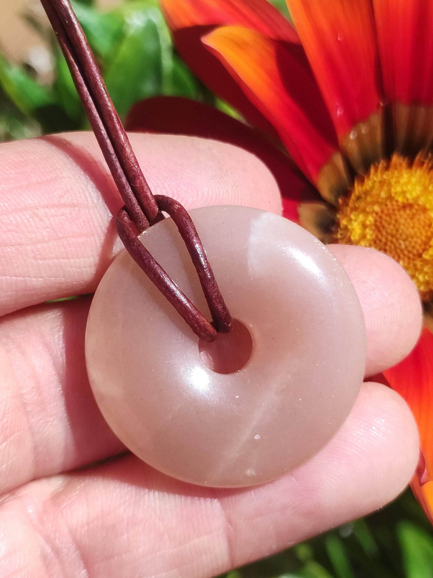 Pierre de Lune A rouge - Collier de pierres précieuses Donut HIPPIE GOA Boho Ethnique Naturel Donut Protection Symbole Guérison Pierre Collecteur Unique Homme Femme He She Cadeau
