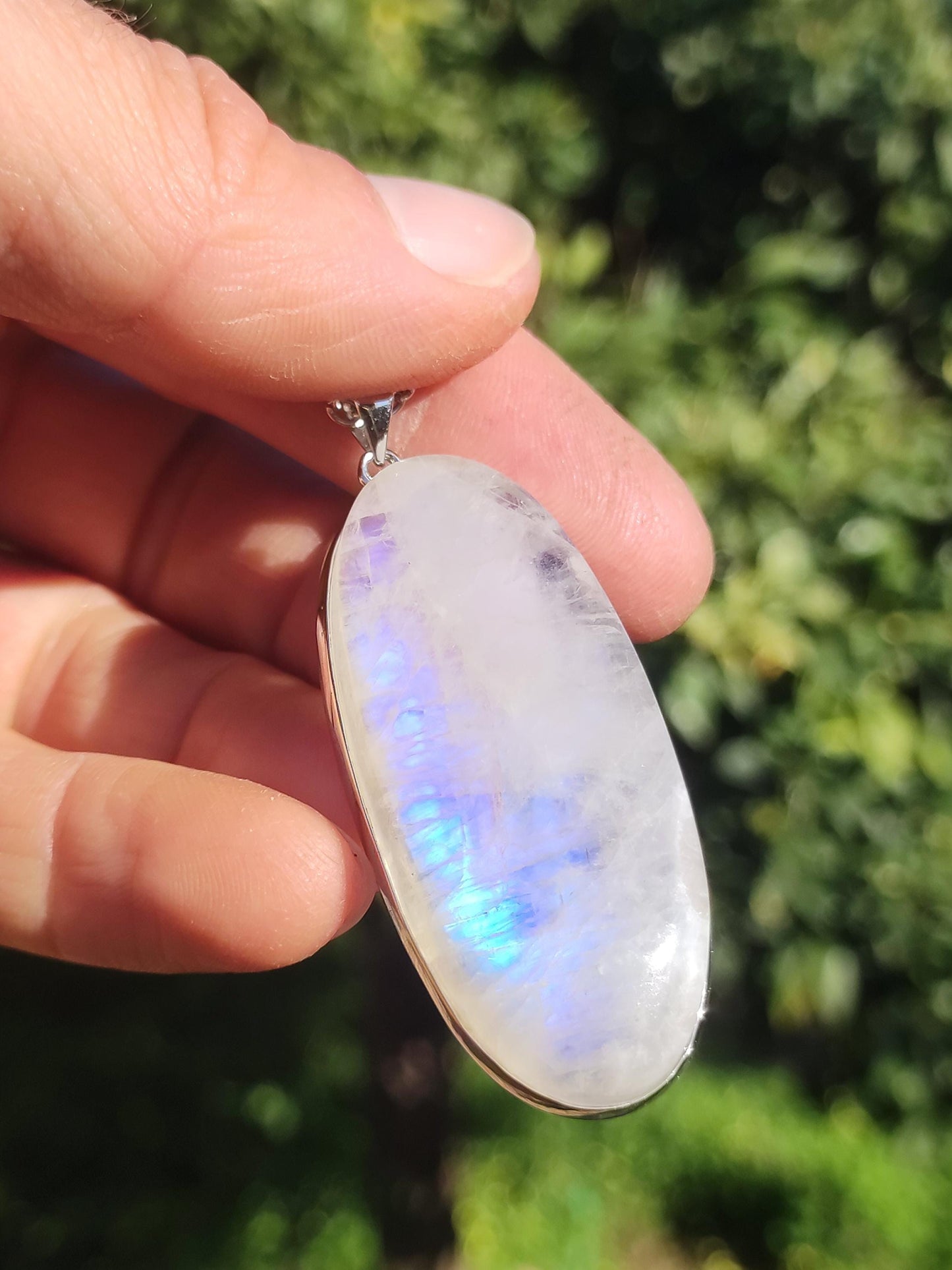 Collier en argent sterling 925 avec pierre de lune et pierres précieuses bleues scintillantes, pierre de guérison rare et unique, précieuse et naturelle, idéal pour un homme, une femme ou un ami.