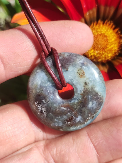 Opale Andine Opale Noir Bleu ~ Collier de pierres précieuses Boho Ethno Nature Donut Protection Symbole Guérison Pierre Matrice Collecteur Minéral Rareté Homme Femme