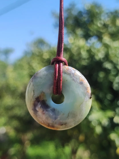 Opale bleue des Andes ~ Collier en pierre précieuse style bohème ethnique, motif donut, symbole de protection et de guérison, pierre de collection rare, pour homme et femme