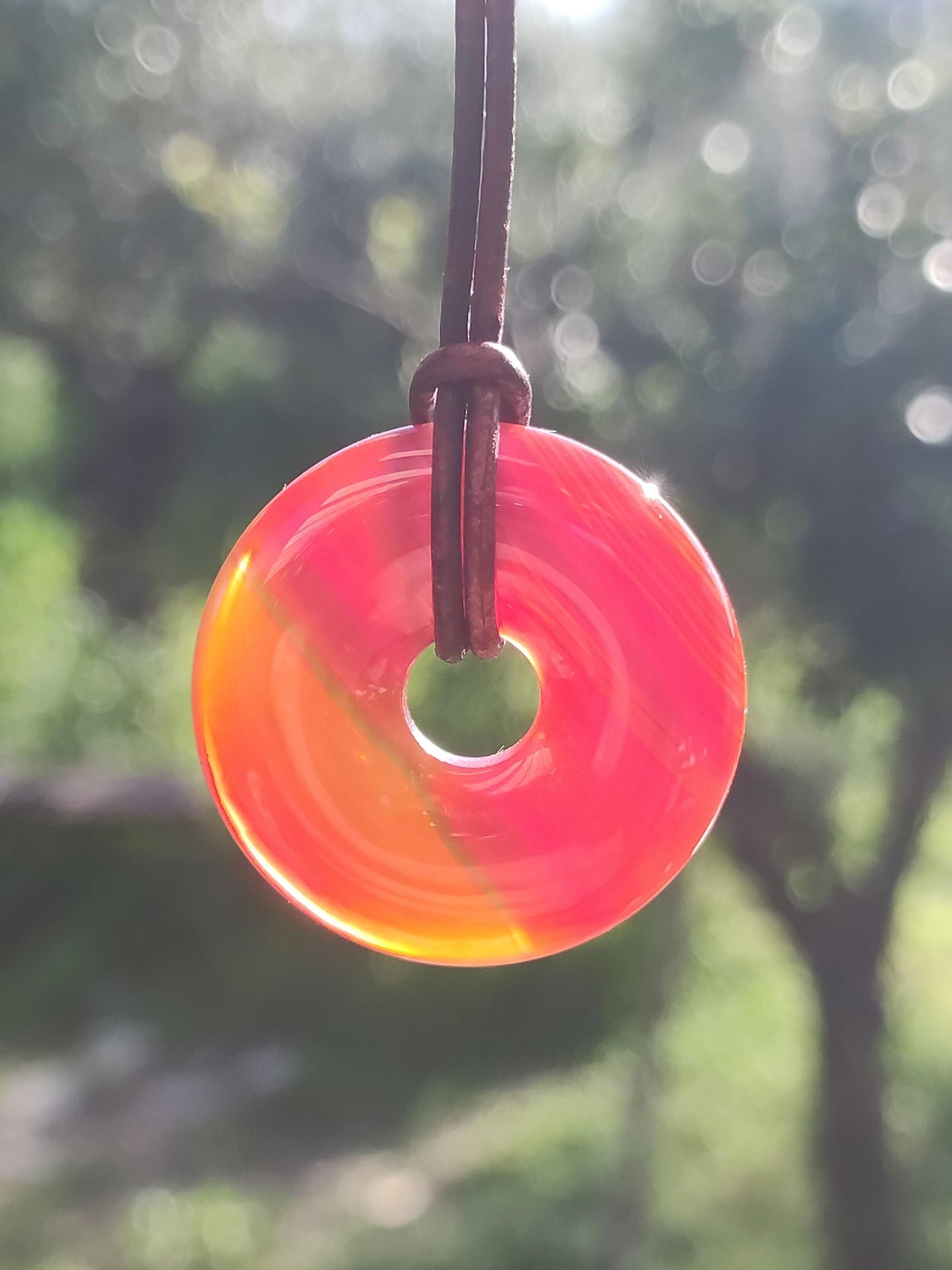 Cornaline Cornaline A - Collier Donut en Pierre Précieuse Rouge Pierre Naturelle de Guérison Pendentif en Cristal Homme Femme Enfant Cadeau Il Elle Frère Sœur