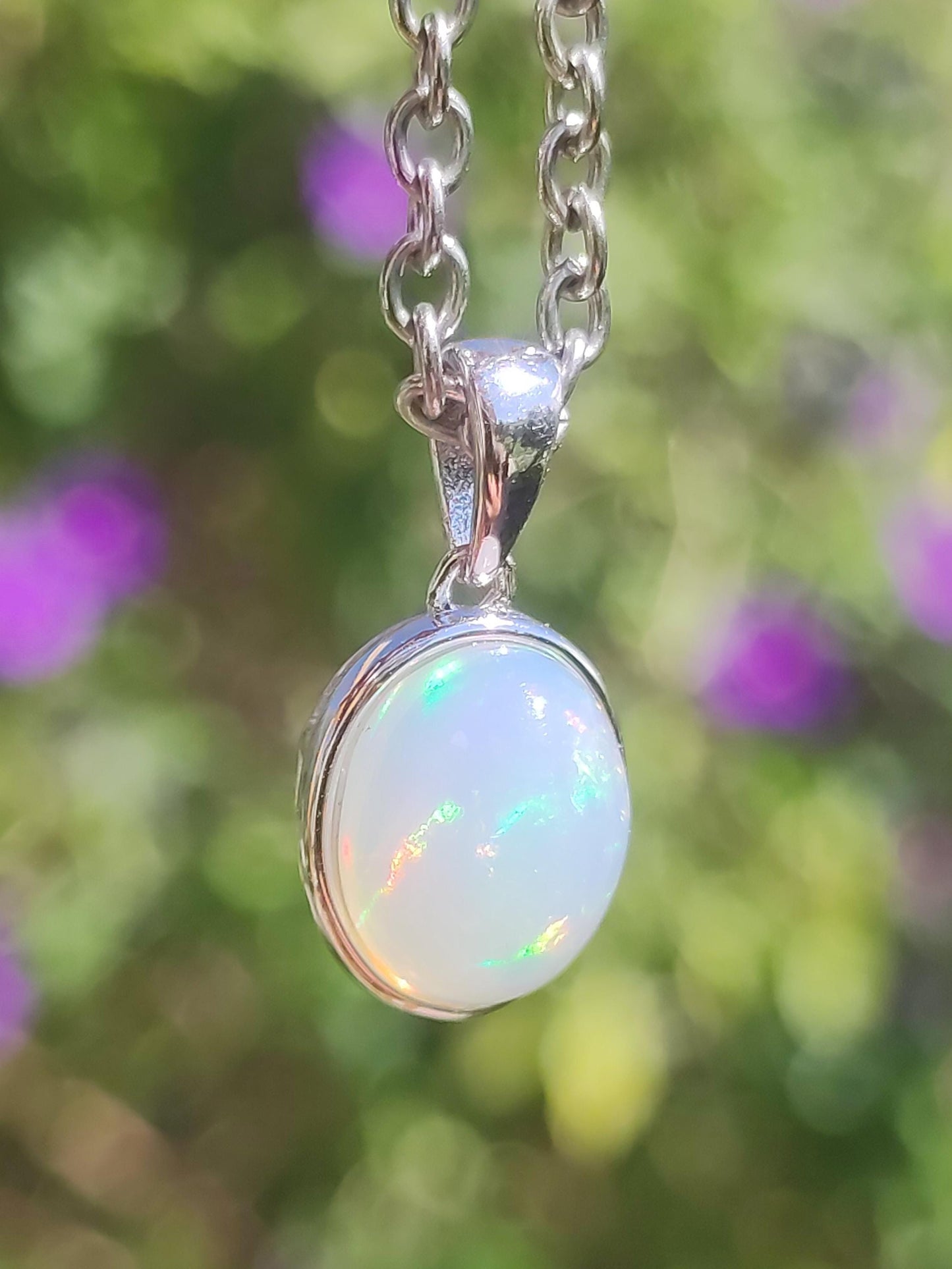 Collier en argent 925 et opale éthiopienne AAA - Pierre précieuse, colorée, rare et naturelle, aux vertus curatives, pendentif en cristal, pour homme, femme ou père. Idéal comme cadeau.