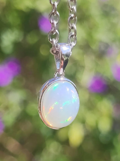Collier en argent 925 et opale éthiopienne AAA - Pierre précieuse, colorée, rare et naturelle, aux vertus curatives, pendentif en cristal, pour homme, femme ou père. Idéal comme cadeau.