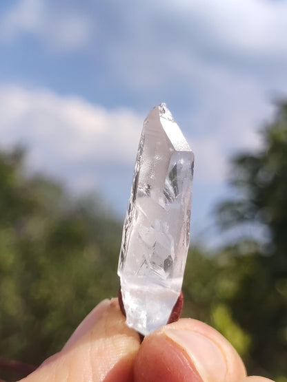 Pointe A de cristal de roche / quartz clair - Collier en pierre précieuse naturelle transparente, protectrice et guérissante. Cadeau pour homme, femme, ami(e), chakra porte-bonheur.
