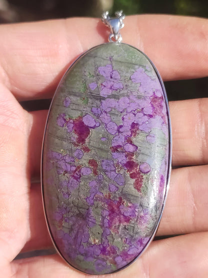Collier XL en sugilite avec monture en argent 925, pierre précieuse lilas violet, pierre de guérison naturelle, rareté énergétique, homme/femme, cadeau élégant