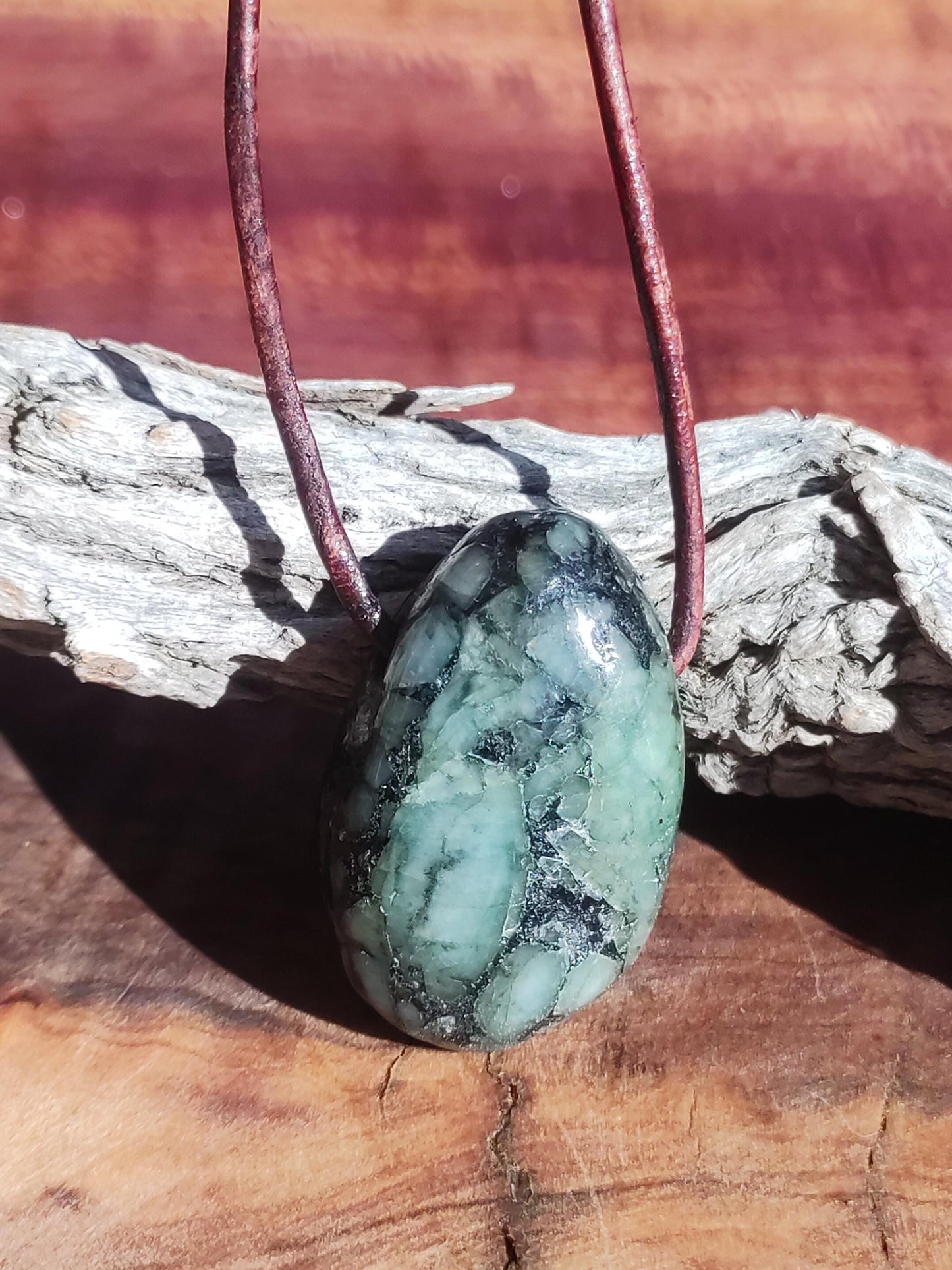 Collier de pierres précieuses émeraude / émeraude vert noir naturel HIPPIE GOA Boho ethnique pierre de guérison cristaux bijoux pendentif homme femme cadeau il elle