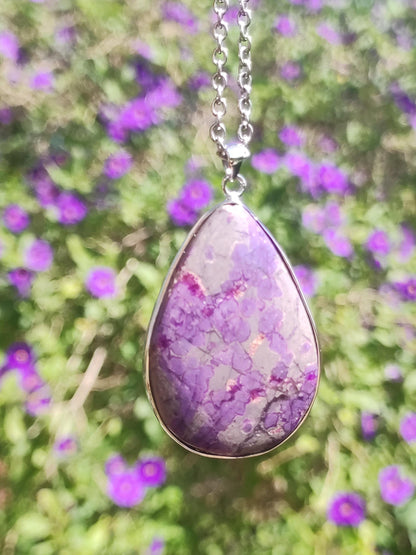 Sugilite / Sugilite avec monture en argent 925 collier de pierres précieuses violettes pierre de guérison naturelle énergie rareté homme femme lui son cadeau noble de haute qualité