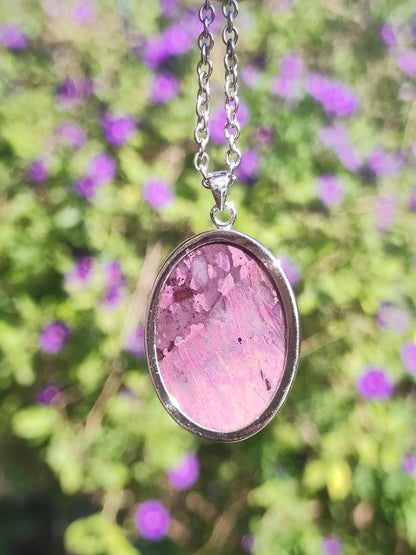 Sugilite / Sugilite avec monture en argent 925 collier de pierres précieuses violettes pierre de guérison naturelle énergie rareté homme femme lui son cadeau noble de haute qualité