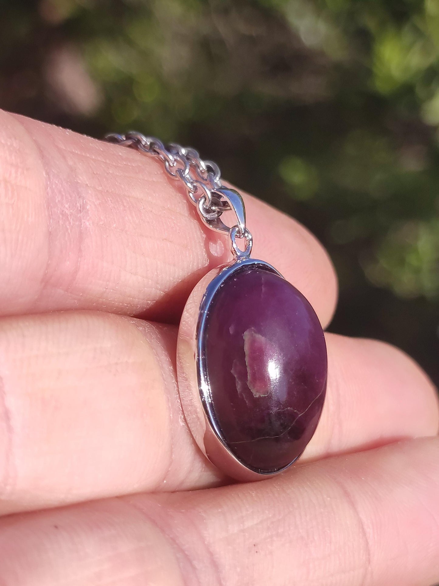 Sugilite / Sugilite avec monture en argent 925 collier de pierres précieuses violettes pierre de guérison naturelle énergie rareté homme femme lui son cadeau noble de haute qualité