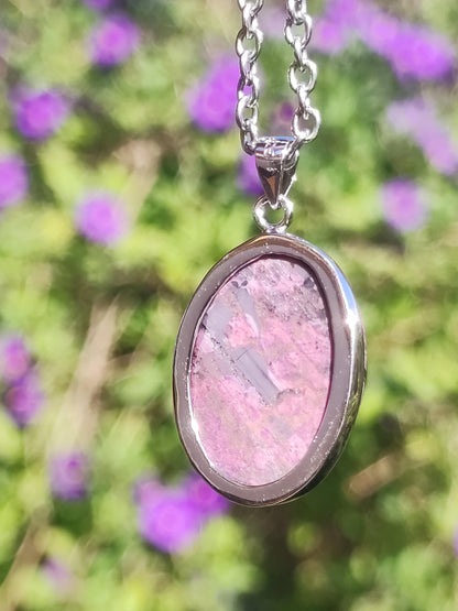 Sugilite / Sugilite avec monture en argent 925 collier de pierres précieuses violettes pierre de guérison naturelle énergie rareté homme femme lui son cadeau noble de haute qualité
