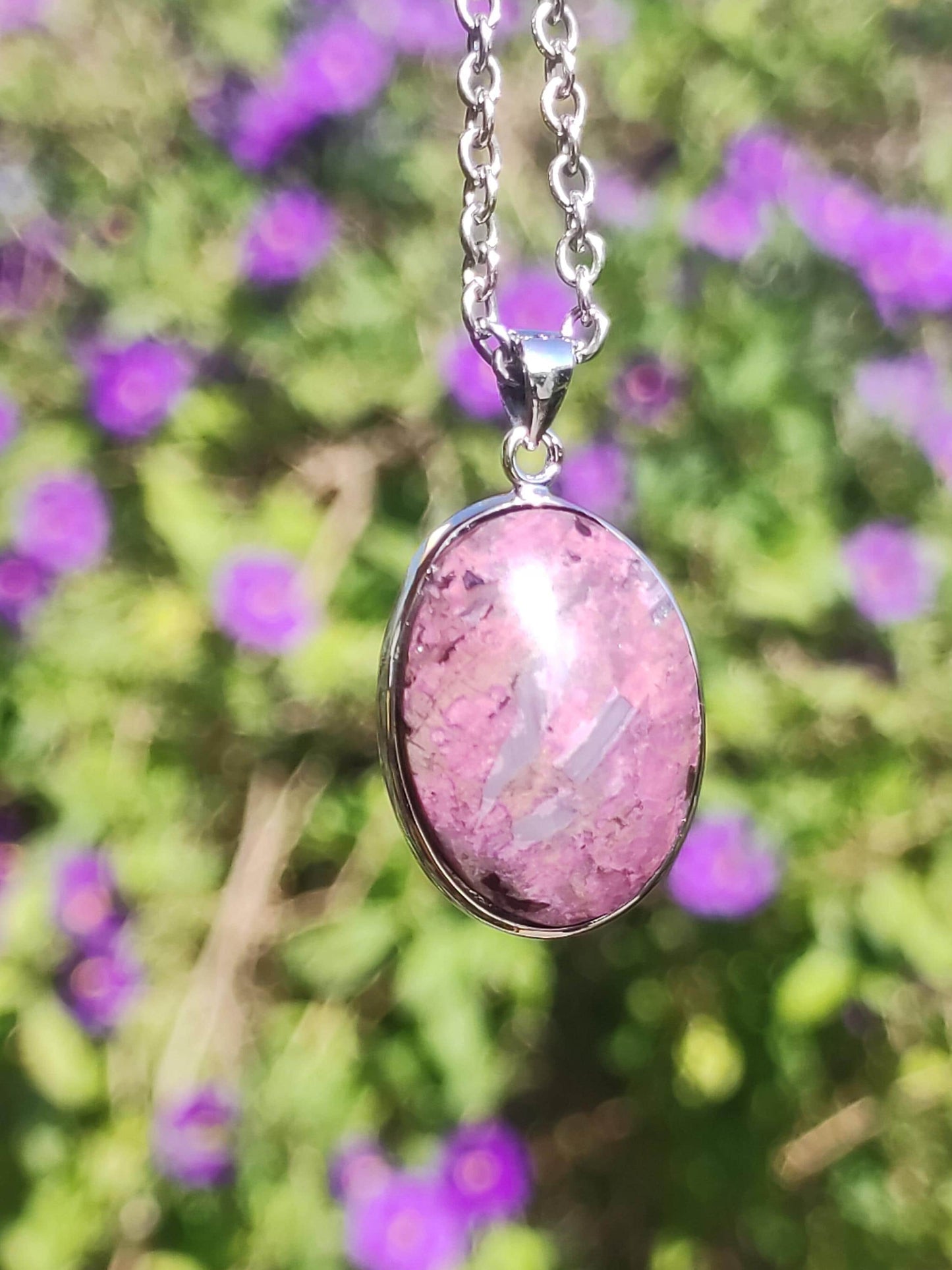Sugilite / Sugilite avec monture en argent 925 collier de pierres précieuses violettes pierre de guérison naturelle énergie rareté homme femme lui son cadeau noble de haute qualité