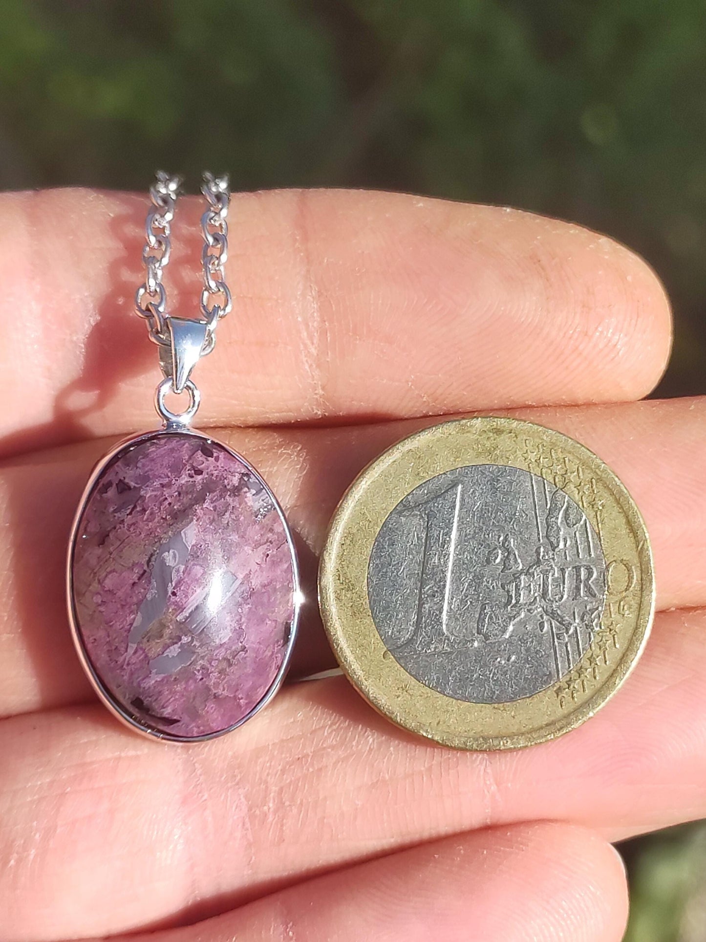 Sugilite / Sugilite avec monture en argent 925 collier de pierres précieuses violettes pierre de guérison naturelle énergie rareté homme femme lui son cadeau noble de haute qualité