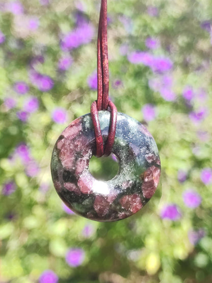 Grenat Pyroxénite 30mm Donut Collier De Pierres Précieuses Rareté Rare Symbole De Protection Pierre De Guérison Cristal HIPPIE Boho Tibet Ethnique Homme Femme Cadeau Lui Elle