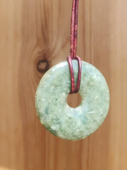 40mm Birmanie Jade *Rarité* ~ Collier de pierres précieuses Homme Femme Nature Pierre de guérison Puissance Énergie Rareté Cristal He She Pendentif Nature Cadeau Vert