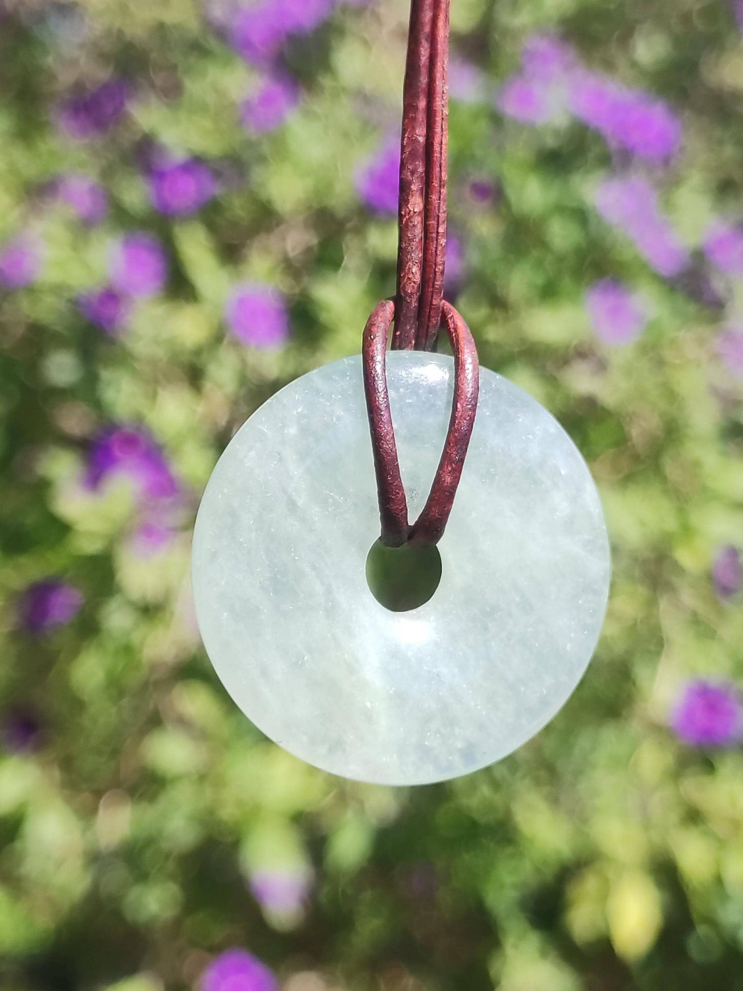 Aigue-marine ~ Collier de beignet de pierres précieuses Bleu Rareté Pierre de guérison naturelle Pendentif en cristal Homme Femme Enfant Lui Son frère Soeur Cadeau Qualité