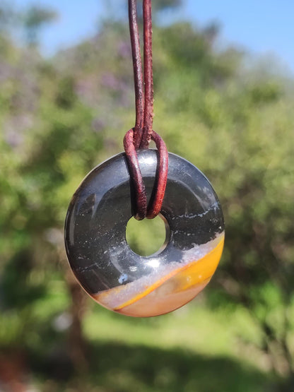 Collier donut en agate noire 30 mm - pierre précieuse homme femme père mère fille ami pierre de guérison bijoux porte-bonheur hippie nature rareté cadeau