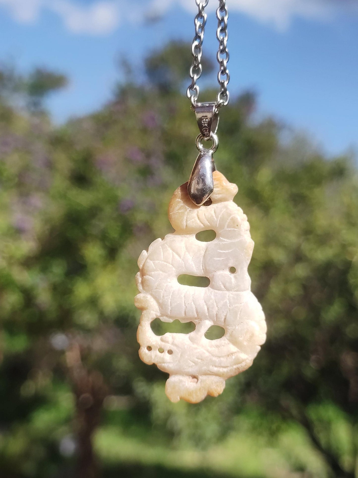 Birmanie Jade Un dragon de qualité *Rarité* Collier de pierres précieuses HIPPIE Boho Ethnique Pierre de guérison naturelle Rareté Bijoux en cristal Pendentif Nature Power Stone