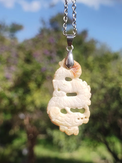 Birmanie Jade Un dragon de qualité *Rarité* Collier de pierres précieuses HIPPIE Boho Ethnique Pierre de guérison naturelle Rareté Bijoux en cristal Pendentif Nature Power Stone