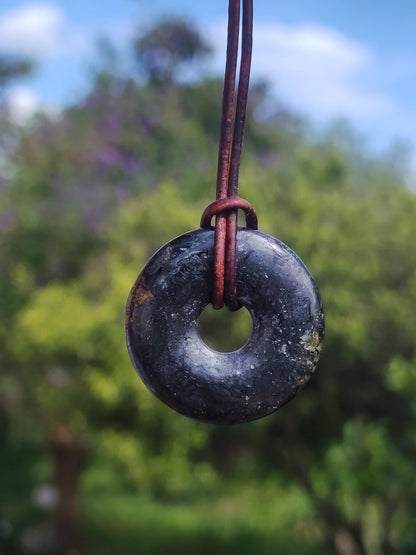 Pietersite Hématite bleue - Collier Donut Pierre précieuse Rareté Symbole de protection Pierre de guérison Cristal HIPPIE Boho Tibet Homme Femme Cadeau Lui Elle