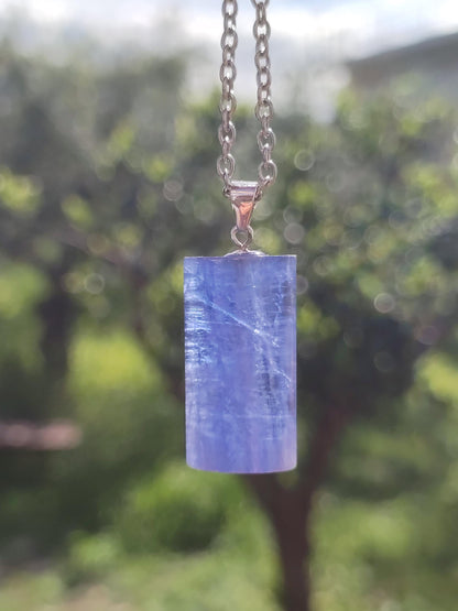 Cyanite / Disthene A Collier de pierres précieuses en argent 925 Pierre de guérison naturelle Cristal Bleu Rareté Pendentif Homme Femme He She Cadeau Magnifiquement élégant