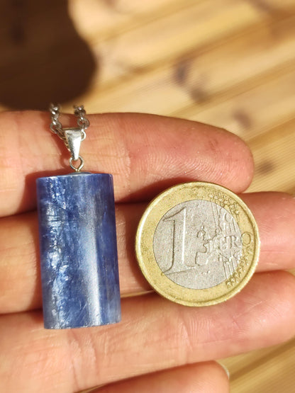 Cyanite / Disthene A Collier de pierres précieuses en argent 925 Pierre de guérison naturelle Cristal Bleu Rareté Pendentif Homme Femme He She Cadeau Magnifiquement élégant