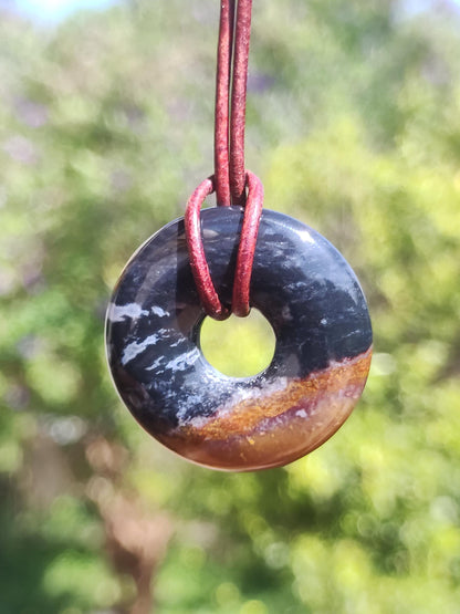 Collier donut en agate noire 30 mm - pierre précieuse homme femme père mère fille ami pierre de guérison bijoux porte-bonheur hippie nature rareté cadeau